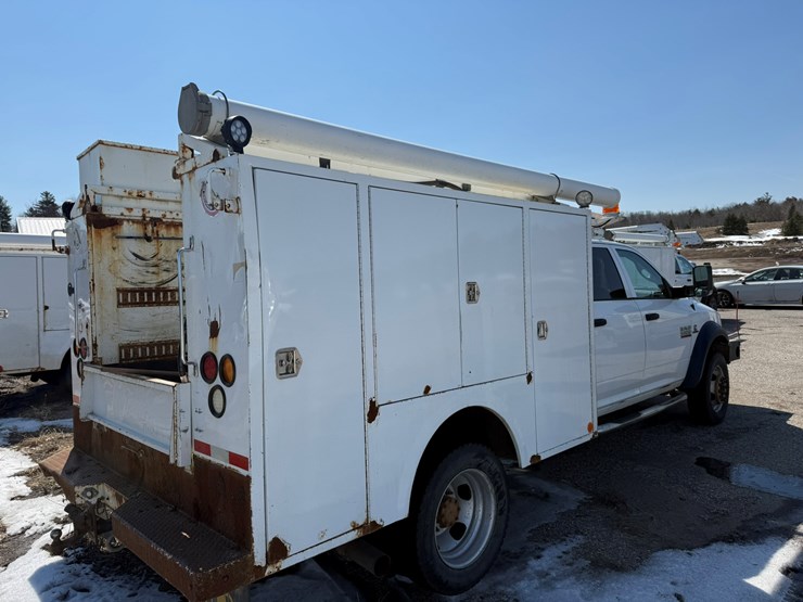 #1063-•-2014-ram-5500-heavy-duty-service-truck-image-5