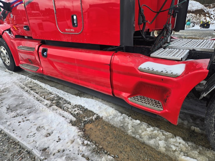 peterbilt-579-image-17