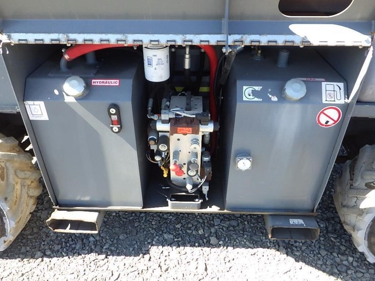 2018-skyjack-sj6826rt-image-18