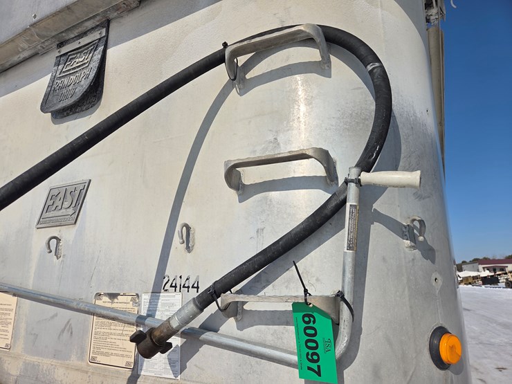 1998-massey-ferguson-8-image-10