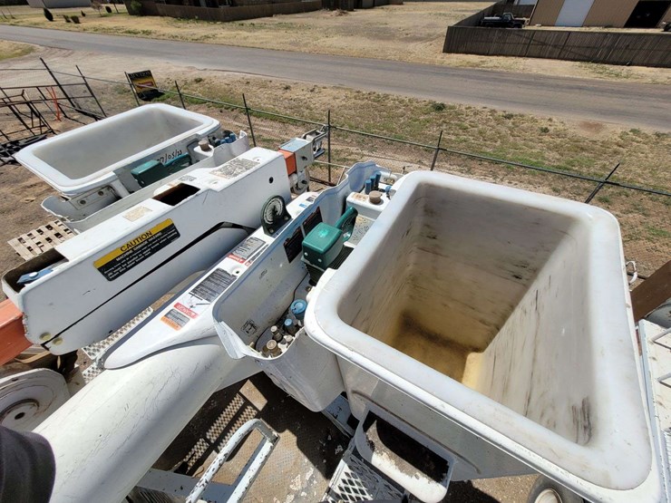 2012-international-7400-image-36