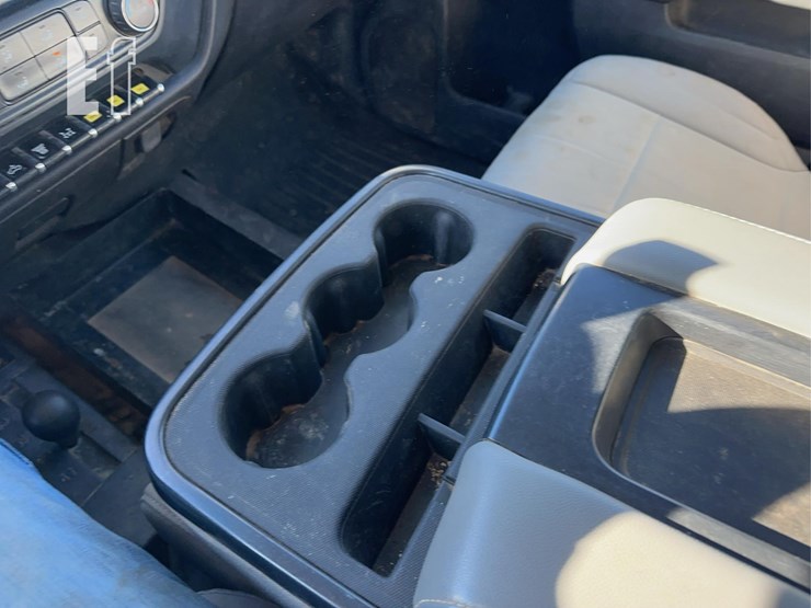 2019-chevrolet-3500-image-14