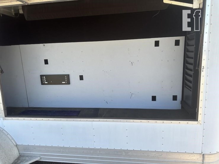 voltage-regulator-power-controls-enclosed-trailer-image-5