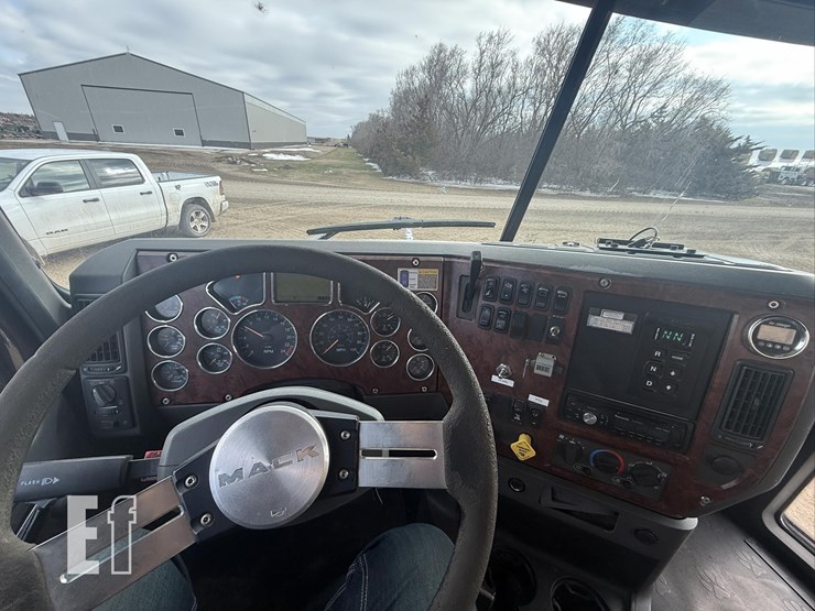 2007-mack-pinnacle-cxp613-image-46