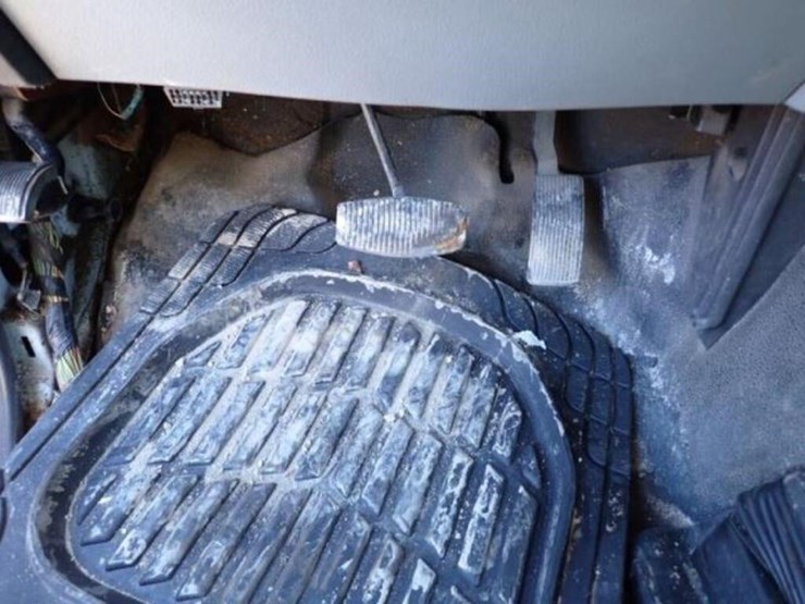 2016-ford-f550-xlt-image-14