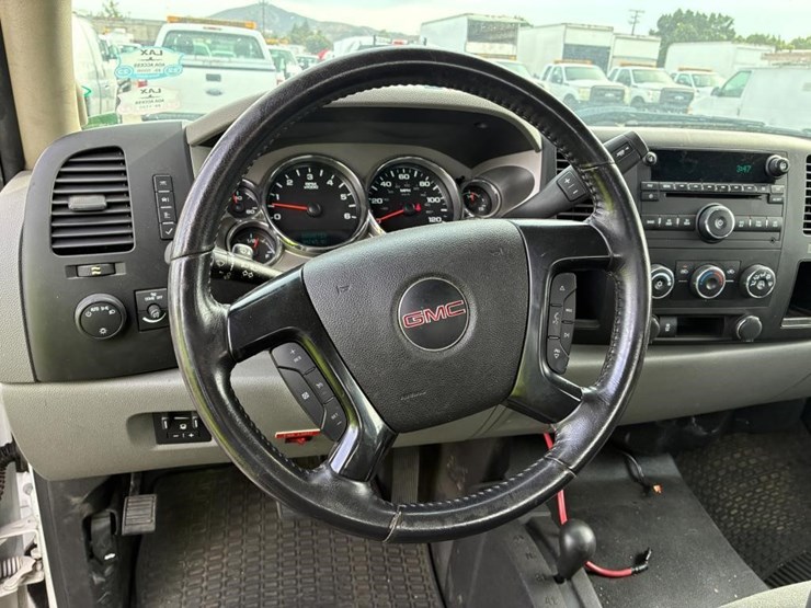 2012-gmc-sierra-3500-image-13