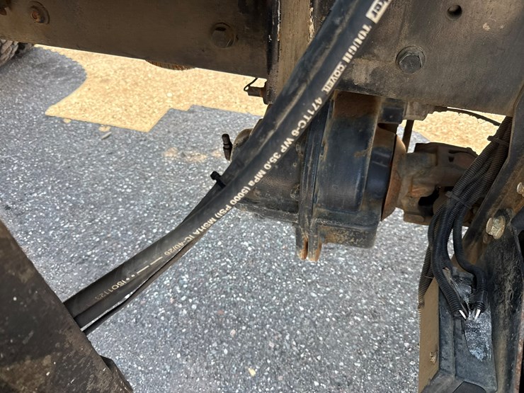 2010-international-7400-image-45