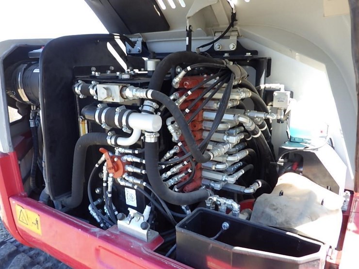 takeuchi-tb260-image-35