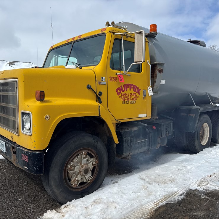 #2018 • 1978 International F-2275 Tandem Axle Water Truck