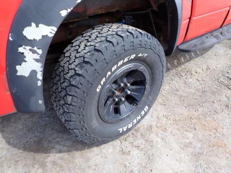 2010-ford-f150-raptor-image-40