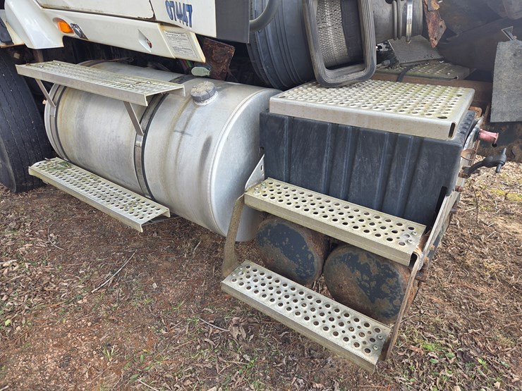 2012-international-prostar-image-17