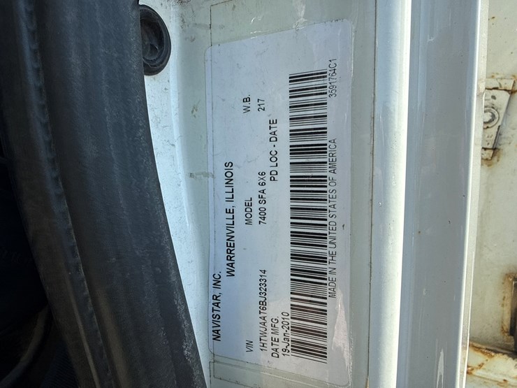 2010-international-7400-image-69