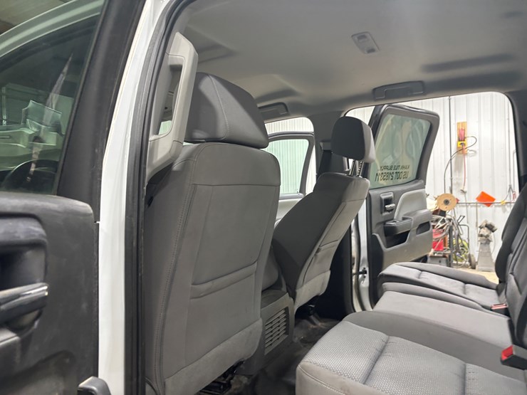 #2331-•-2022-chevrolet-5500-hd-flatbed-truck-image-34