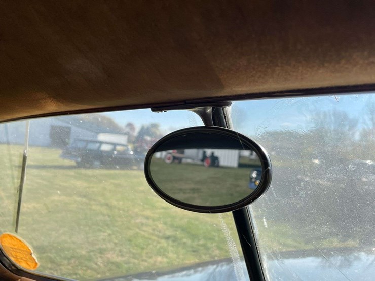 1938-ford-two-door-deluxe-sedan---original-car!-image-73