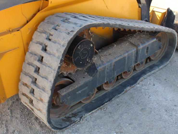 2022-john-deere-325-image-13