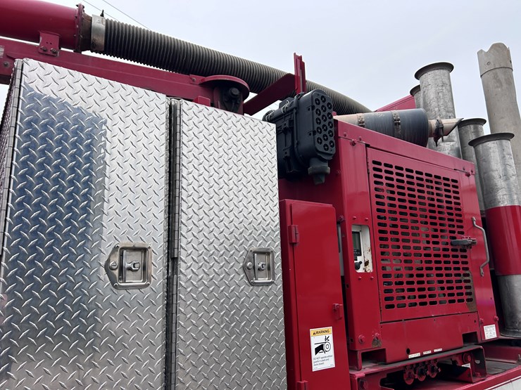 #1690-•-2013-international-7500-6x4-hydro-excavation-truck-image-16