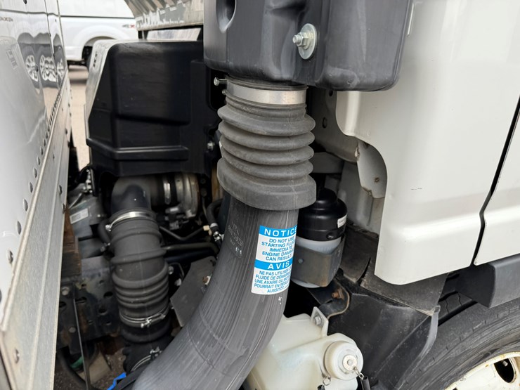 2019-isuzu-nrr-image-45