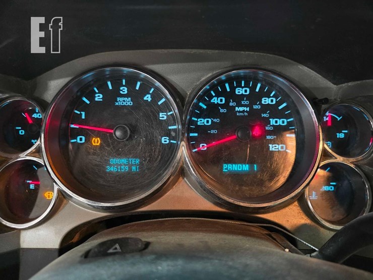 2014-chevrolet-2500hd-image-12