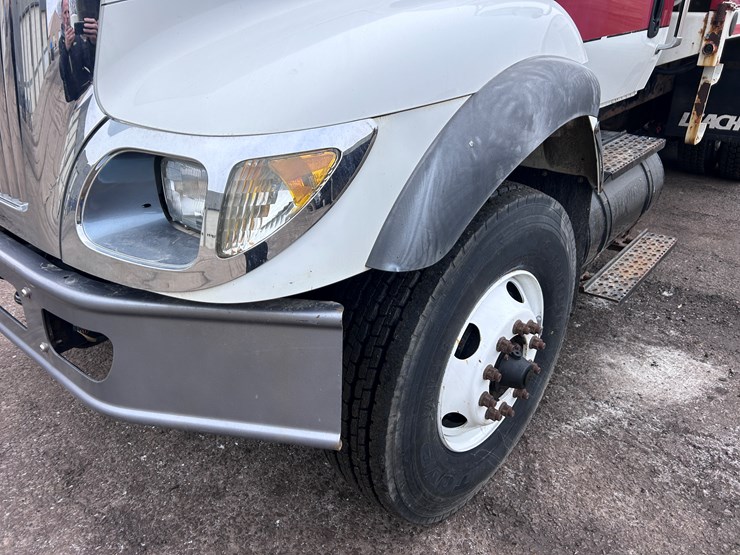 2003-international-7400-image-9