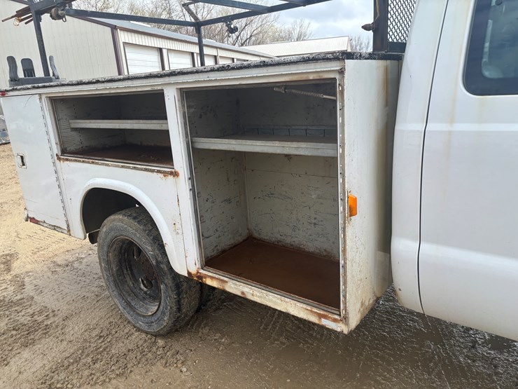 2004-ford-f450-image-43