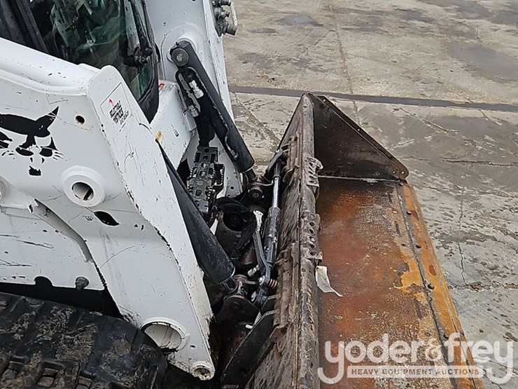 2019-bobcat-t740-image-12