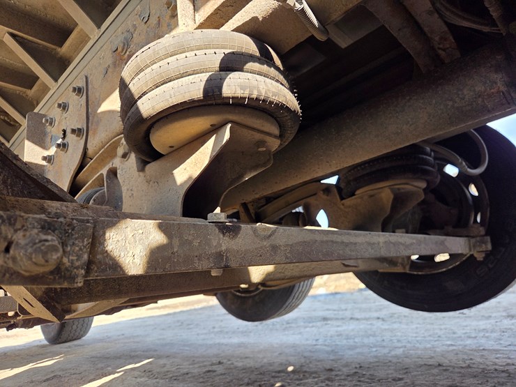 2012-international-7600-image-35