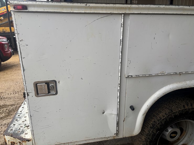 2013-chevrolet-3500-image-53