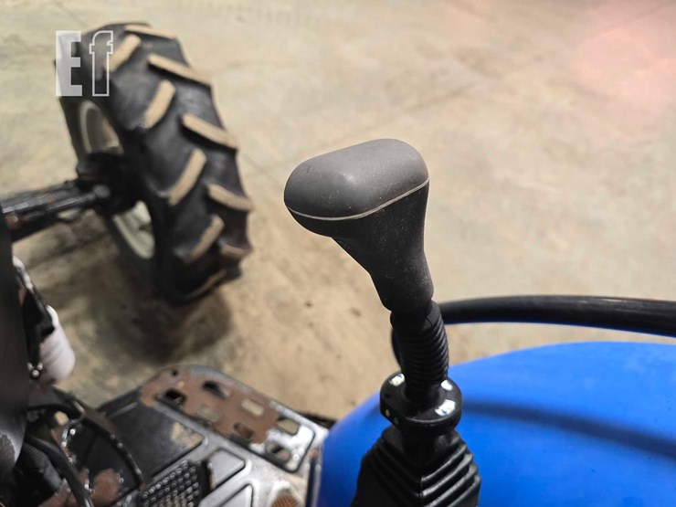 new-holland-tn75a-image-14