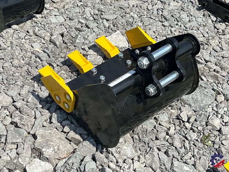 unused-2026-ce-16"-toothed-bucket-image-3