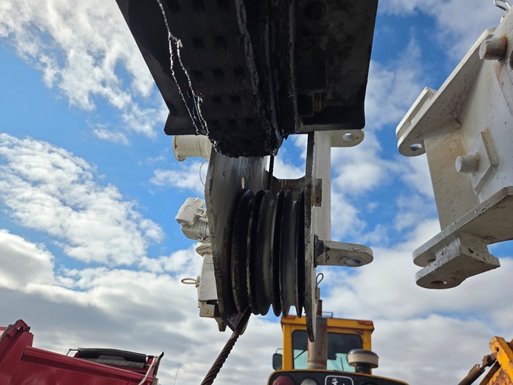 massey-ferguson-8-image-11