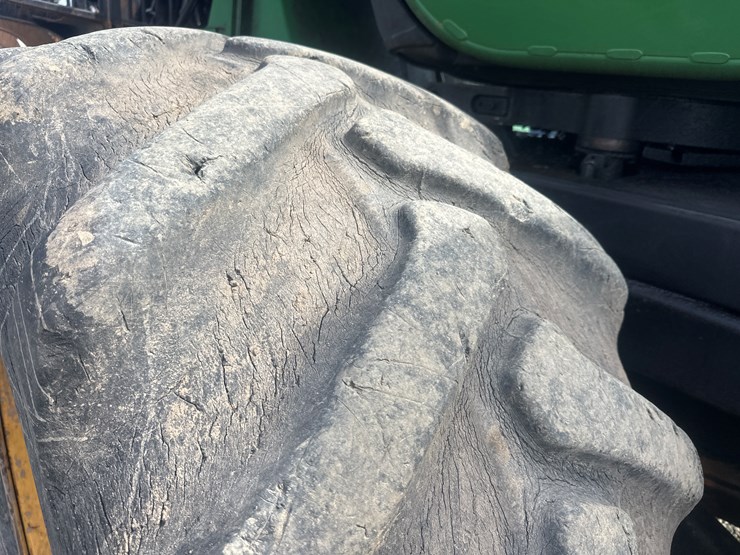 deere-1110e-image-115