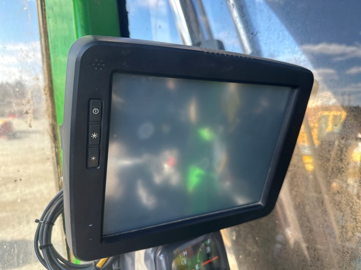 2016-deere-2154d-image-70