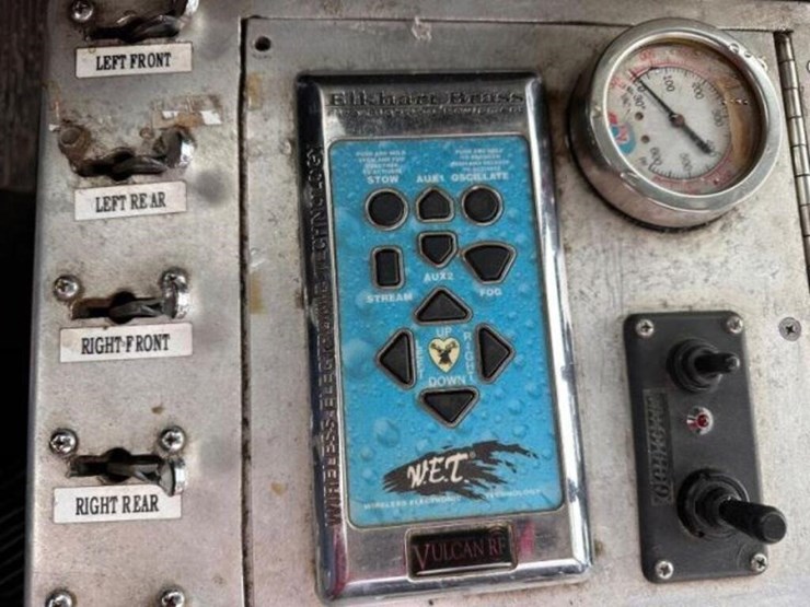 2008-peterbilt-335-image-30