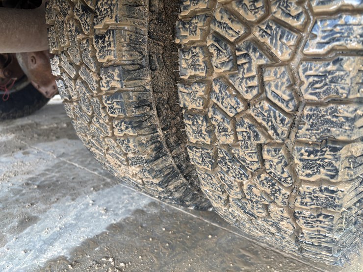 2013-chevrolet-3500-image-76