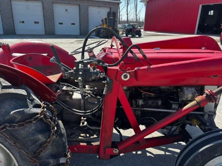 massey-ferguson-135-image-29