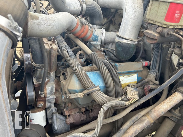 2002-international-4700-image-39