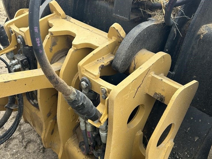 2016-caterpillar-930m-image-19