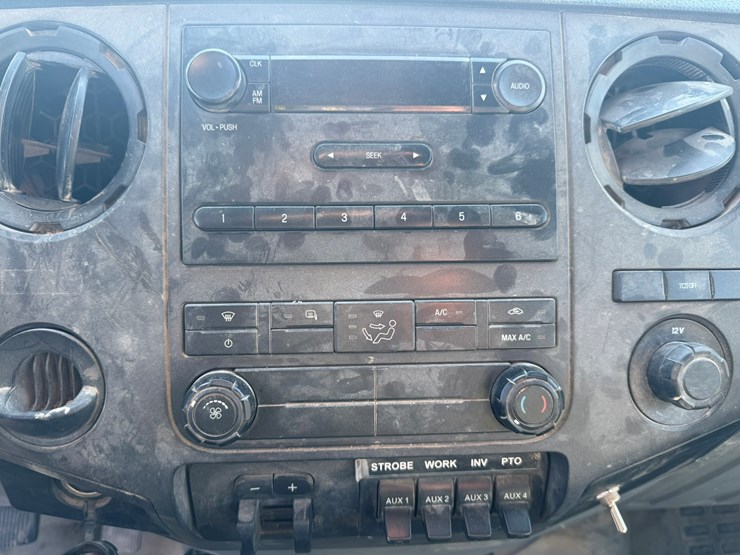 2012-ford-f550-xl-image-47