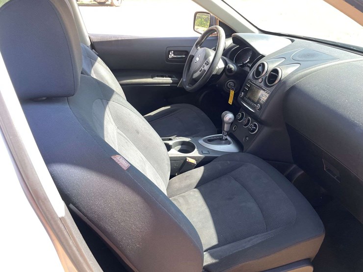 2014-nissan-rogue-image-18