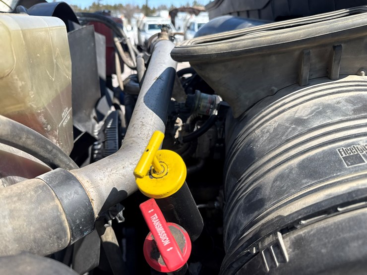 2010-international-7400-image-14