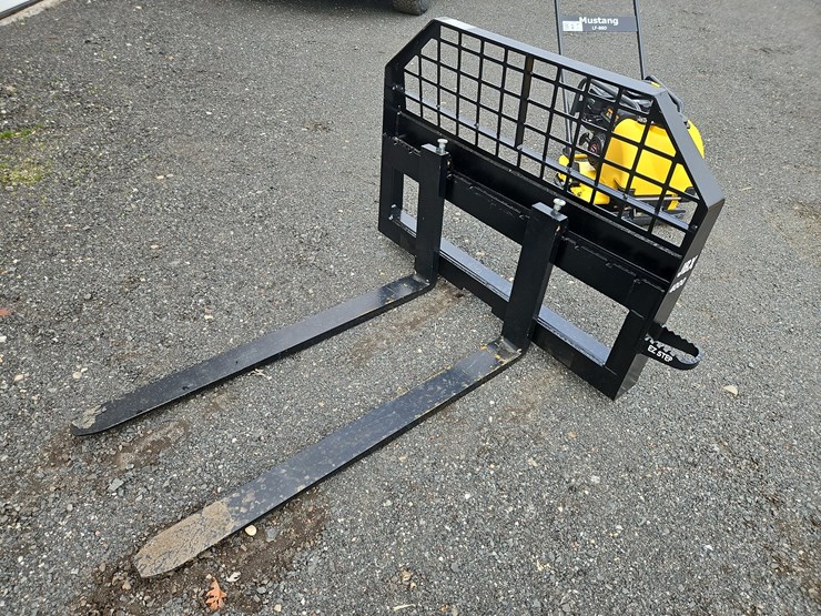 jbx-4000-48"-forks-image-1