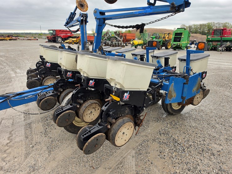 2004-kinze-3200-image-4