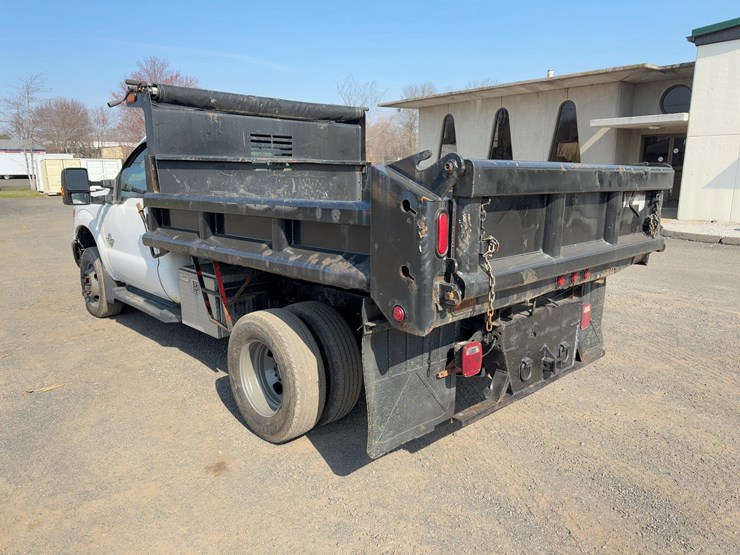 2015-ford-f350-xl-image-3