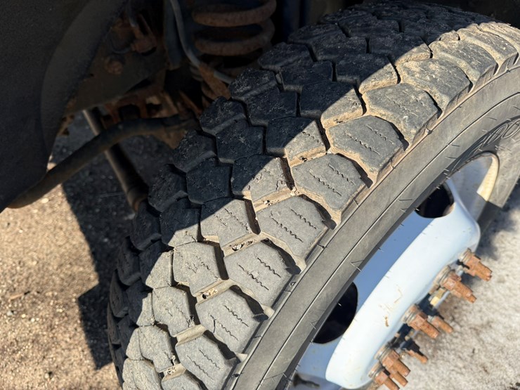 2012-ford-f550-xl-image-53