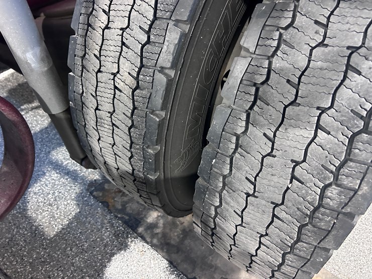 2007-peterbilt-379-image-155