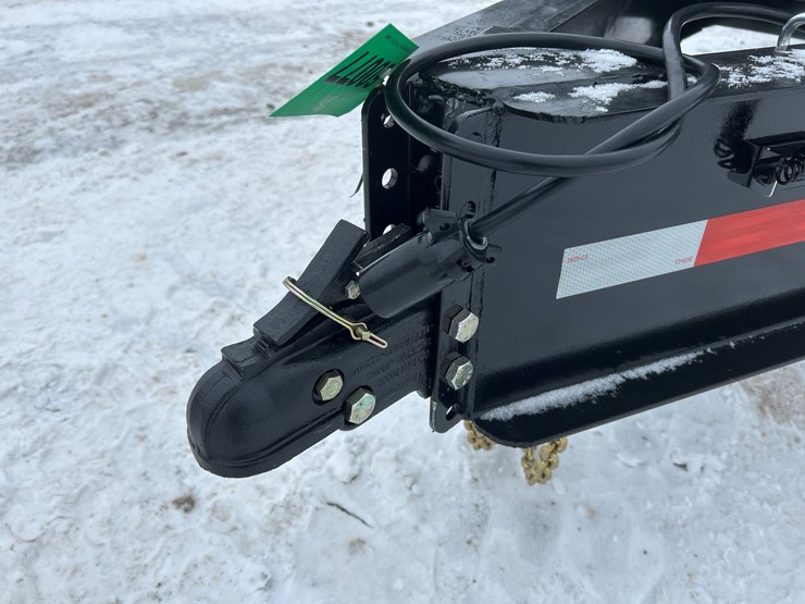 2026-massey-ferguson-8-image-10