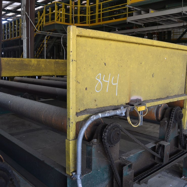 2015 USNR 21' WIDE 20' OUTFEED ROLLCASE W/ DRIVE (COMES FROM OUTFEED OF SORTER)