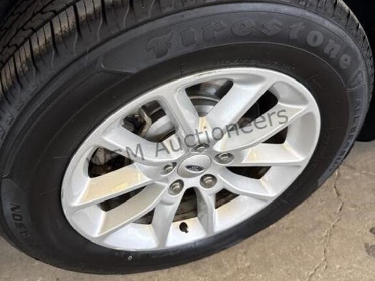 2013-ford-taurus-sdn-image-8