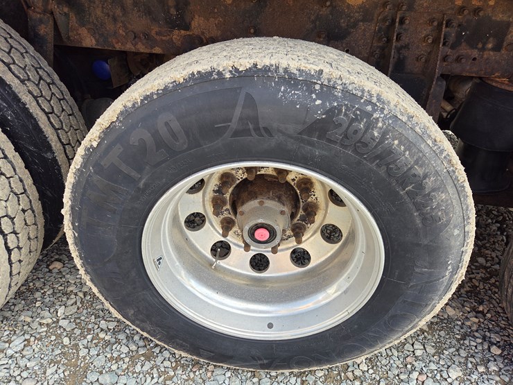 2005-massey-ferguson-8-image-80