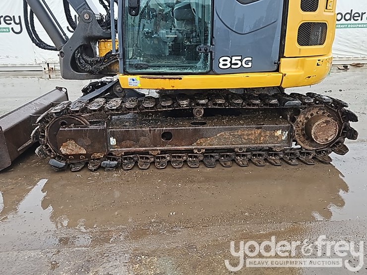 2020-deere-85g-image-21